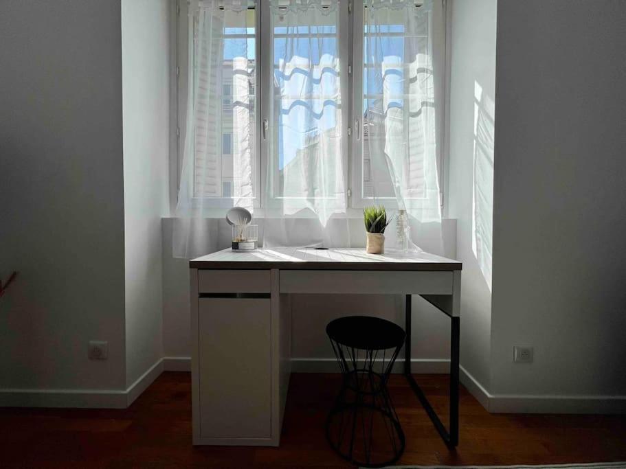 Appartement Climatise / Centre-Ville / 4 Personnes Besançon Buitenkant foto