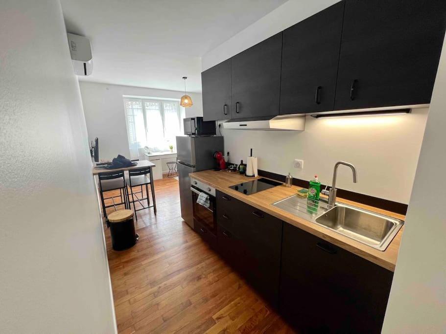 Appartement Climatise / Centre-Ville / 4 Personnes Besançon Buitenkant foto